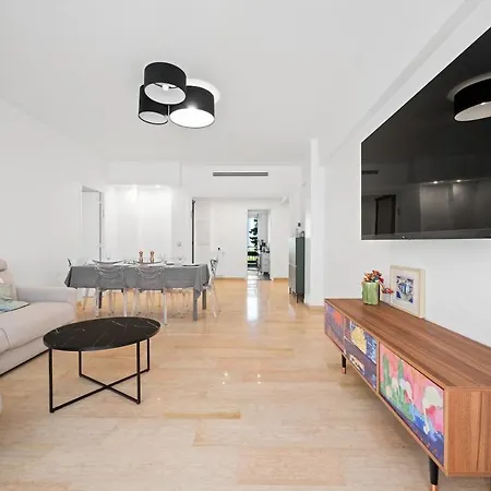 110 M2 Family, 3 Bedrooms Ac And Terrace 8 Min Away Appartement Nice