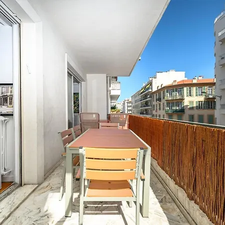 아파트 110 M2 Family, 3 Bedrooms Ac And Terrace 8 Min Away