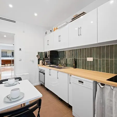 Appartement 110 M2 Family, 3 Bedrooms Ac And Terrace 8 Min Away Nice